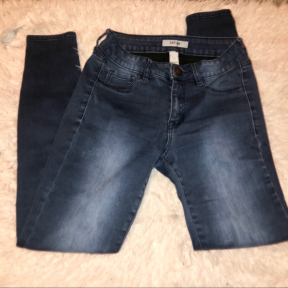 Refuge Dark Blue Jeans